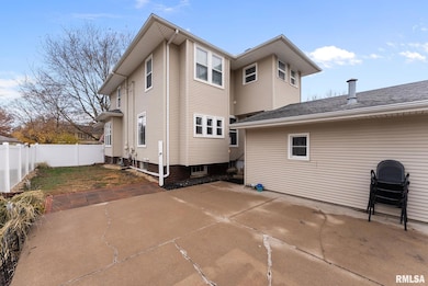 308 NE 3rd Ave, Aledo, IL 61231 - photo 4