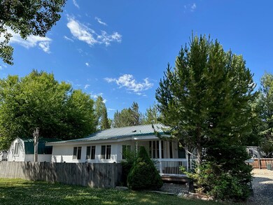 Park Model With Addition on 2 Lots