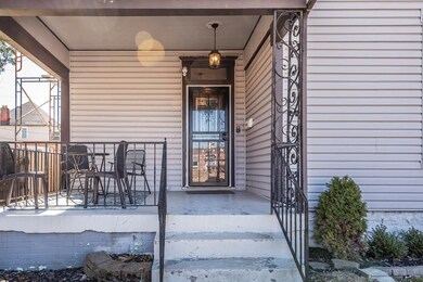 1097 Oak St 07