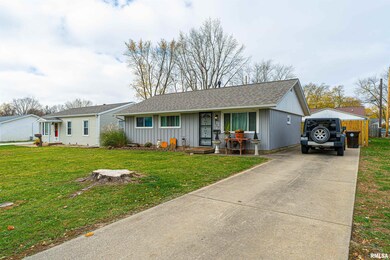 157 Carter Ln, Lincoln, IL 62656 - photo 2