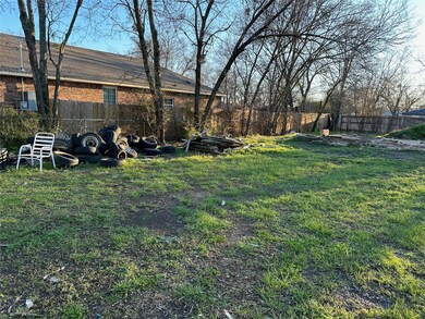 605 Erie St, Cleburne, TX 76031 - photo 4