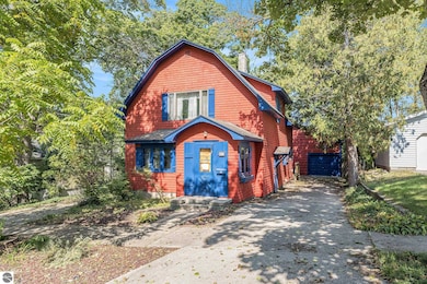 211 E Division St, Cadillac, MI 49601 - photo 4