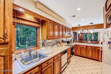 63 Beechwood Dr, Lake Ariel, PA 18436 - photo 3