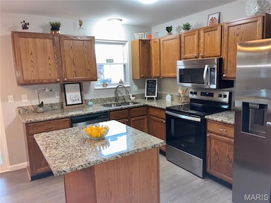 447 Briarwood Ln, Wentzville, MO 63385 - photo 7