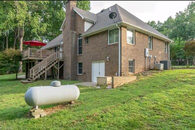 1581 Mcdaniel Dr, Asheboro, NC 27205 - photo 2