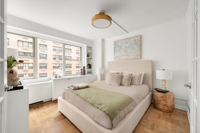 136 E 56th St unit 3G, New York, NY 10022 - photo 5