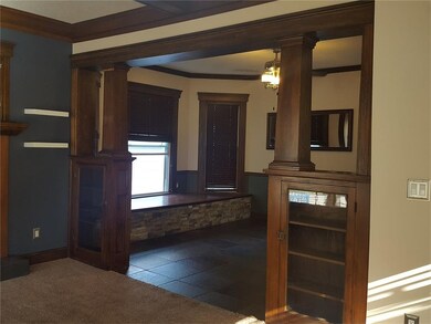 Built-ins between the living and dining room