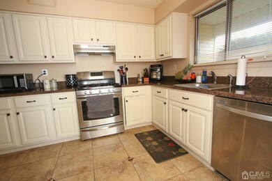 42 Front Ct, Old Bridge, NJ 08857 - photo 5