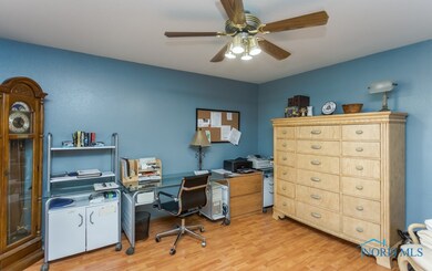 2142 Lisa Ln, Toledo, OH 43611 - photo 4