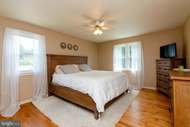 1192 Dickerson Rd, North Wales, PA 19454 - photo 2