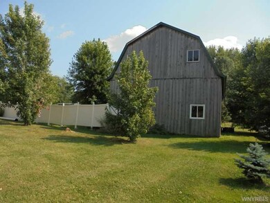 Barn 30 x40 / High Ceilings / Two floors