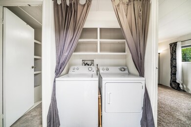 Washer/dryer included