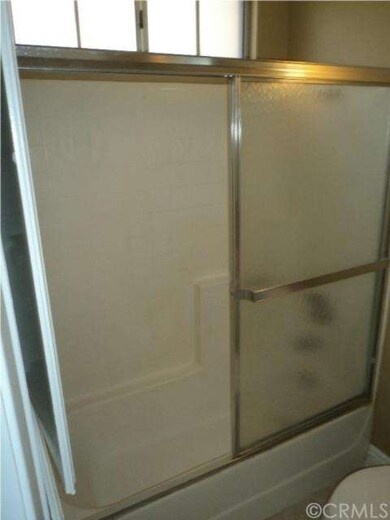2nd Bath Tub and Shower