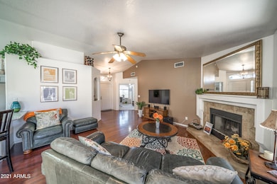 222 Sycamore - 7 Greatroom