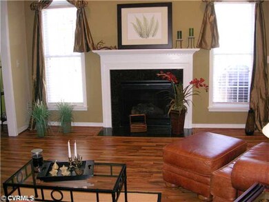 Living Room - Open & airy vaulted Great Rm w/ sunb