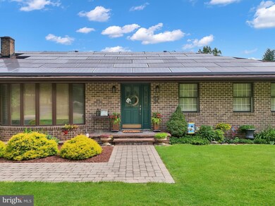 20412 Holt Cir, Hagerstown, MD 21742 - photo 2