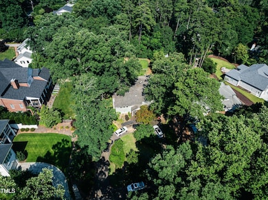 2112 Saint James Rd, Raleigh, NC 27607 - photo 2