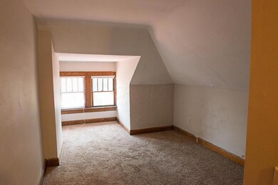 1833N4th-006