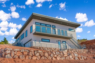 950 W Cir St George UT 84770-large-004-0