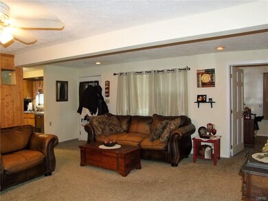 20 x 20 Living Room for quiet reading or stimulati