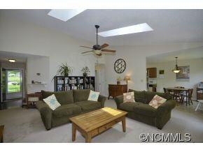 BRIGHT OPEN FLOOR PLAN