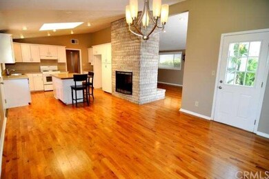 219 Wellesley Ln, Costa Mesa, CA 92626 - photo 4