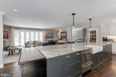 9119 Hamilton Dr, Fairfax, VA 22031 - photo 6