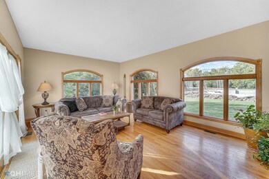 812 Royal Dublin Ln, Dyer, IN 46311 - photo 5