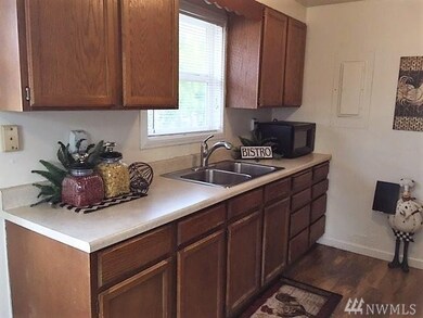 1823 Glen St NE, East Wenatchee, WA 98802 - photo 4