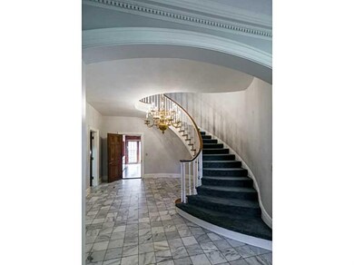 Entry/Foyer.