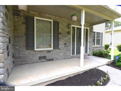 3906 Hilltop Ave, Reading, PA 19605 - photo 2