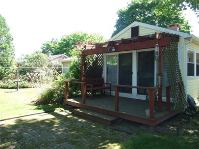 27 Manning Dr, Riverside, RI 02915 - photo 4