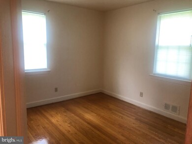 6211 Joyce Dr, Temple Hills, MD 20748 - photo 7