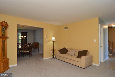 415 Merion Dr, Reading, PA 19608 - photo 3
