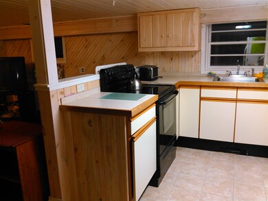 28 Lawrence Rd, Salem, NH 03079 - photo 3