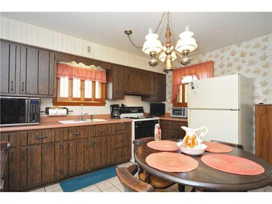 Kitchen. Eat-In Kitchen Ceramic Flooring