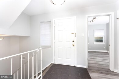10424 Parthenon Ct, Bethesda, MD 20817 - photo 7