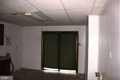 546 S Main St, Chambersburg, PA 17201 - photo 5