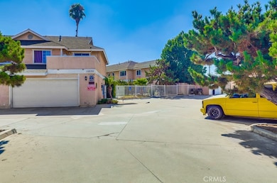 12235 Pine St unit 5, Norwalk, CA 90650 - photo 2