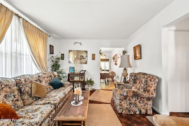 550 Woodlawn Ave, Mountain Top, PA 18707 - photo 4