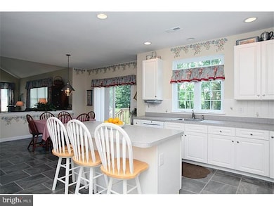 16 Woodsview Dr, Garnet Valley, PA 19060 - photo 4