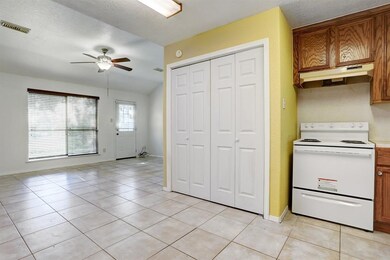 19048 County Road 669d, Alvin, TX 77511 - photo 5