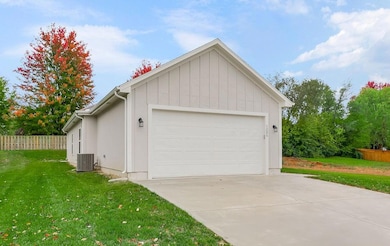 1205 N 4th St E, Louisburg, KS 66053 - photo 3