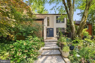 10905 Knights Bridge Ct, Reston, VA 20190 - photo 2