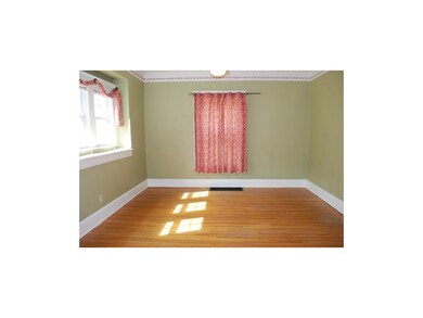 Bright Dining Room w/ Updated Paint Color