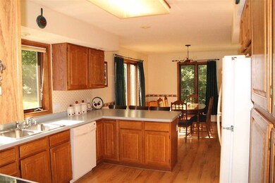 2270 Gold Dr, Fitchburg, WI 53711 - photo 4