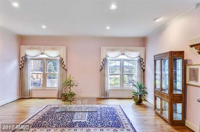 9013 Holly Leaf Ln, Bethesda, MD 20817 - photo 5