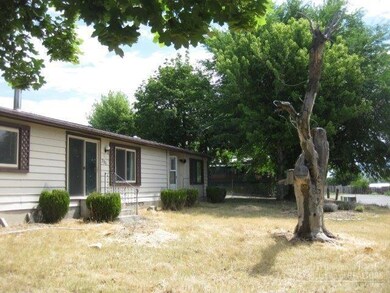 320 Holland Dr, Mount Vernon, OR 97865 - photo 4