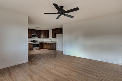 1221 S 15th Dr-9