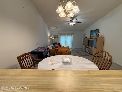 pass through of kitchen to dining room